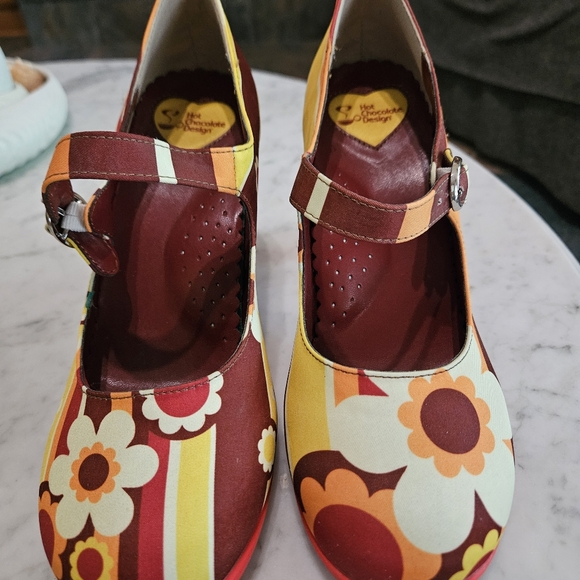Hot Chocolate Designs 1970s High Heels - Picture 3 of 8